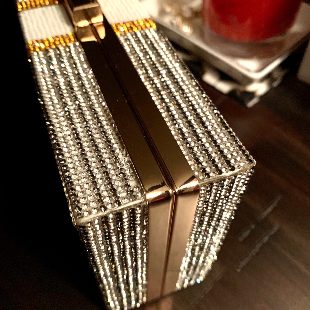 •Bank Roll Betty• Money Stacks Rhinestone Clutch - Picture 5 of 6